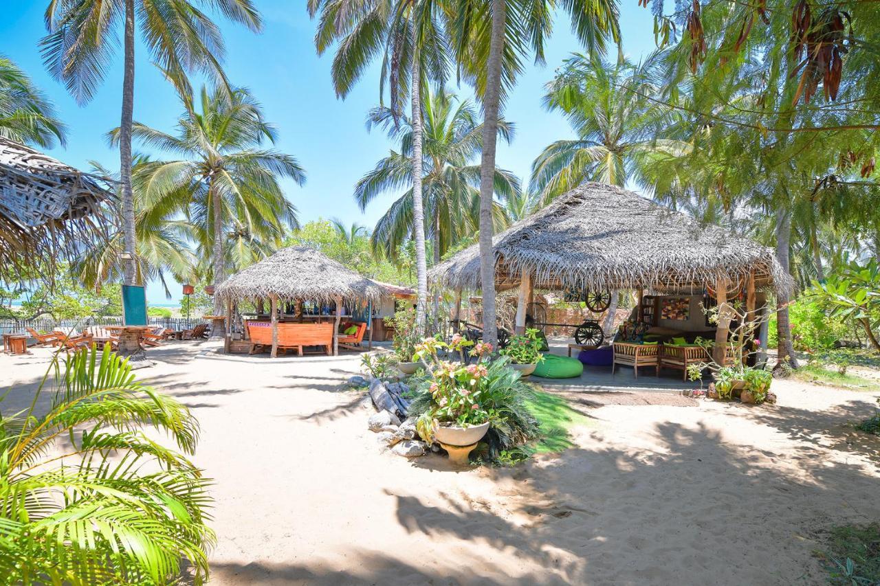 Kitesurfing Lanka Hotel Kalpitiya Exterior photo