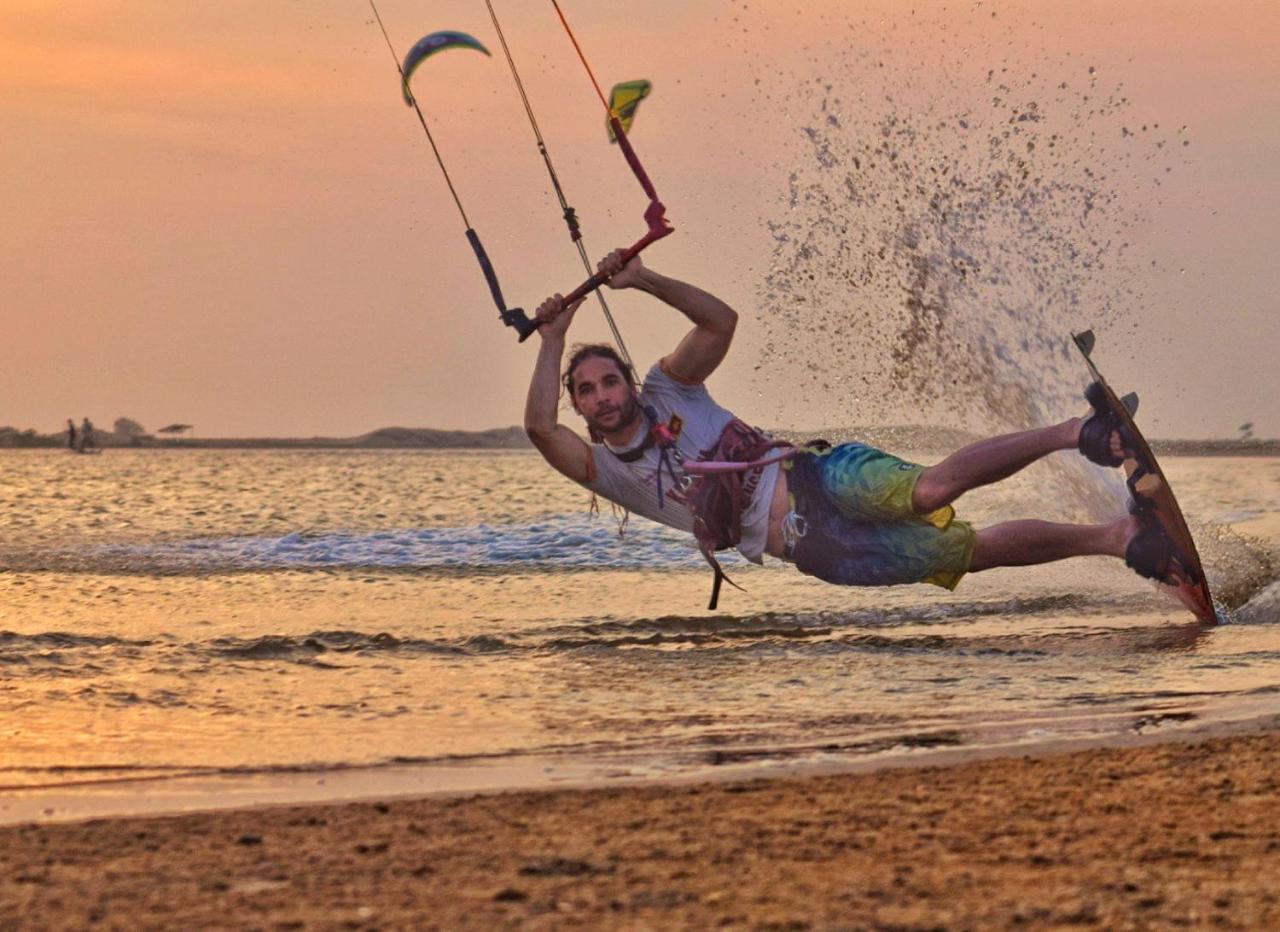 Kitesurfing Lanka Hotel Kalpitiya Exterior photo