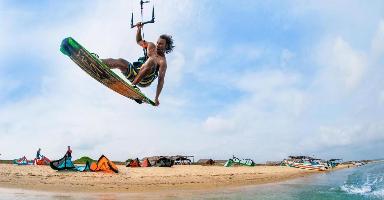 Kitesurfing Lanka Hotel Kalpitiya Exterior photo